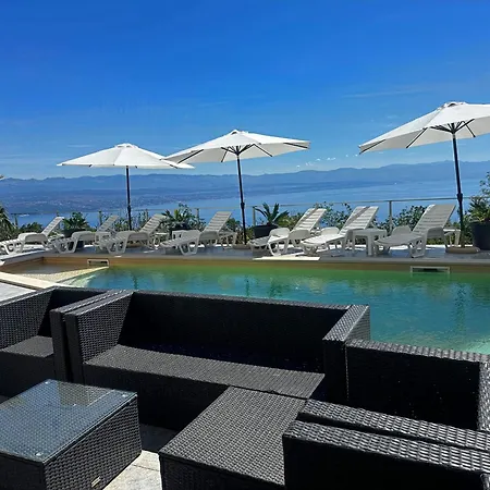 Riviera Villa *