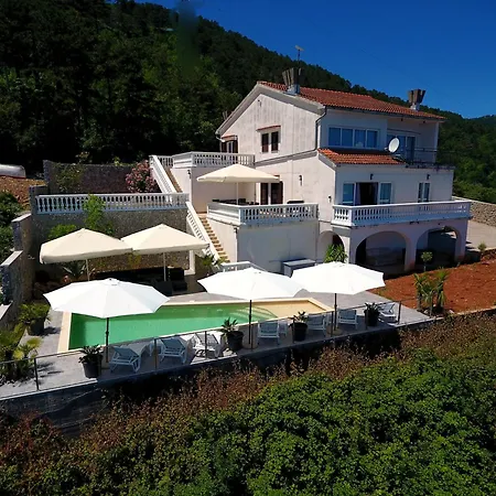 Villa Riviera *